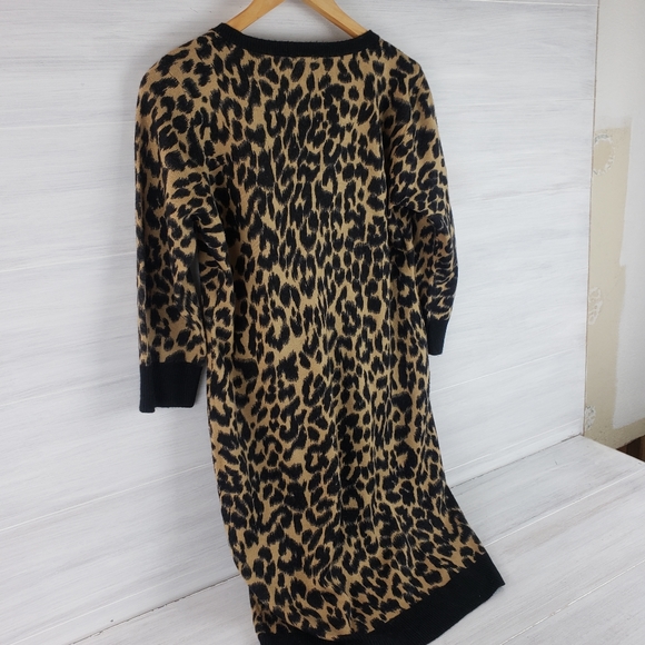 Roz & Ali Leopard Print Sweater Dress - Picture 11 of 15
